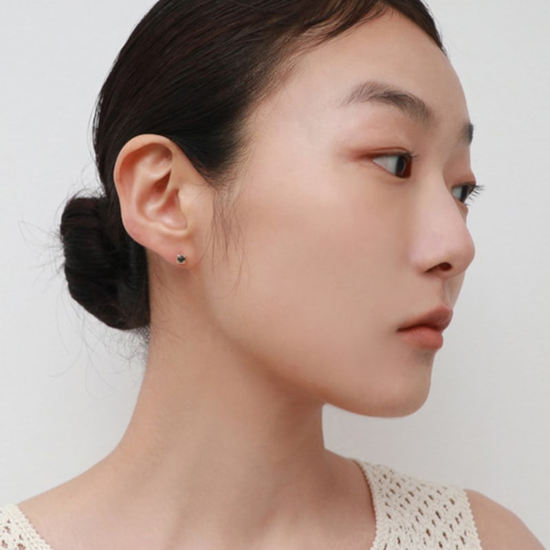 Less Is More 14K Gold Blue Flower Earring & Piercing