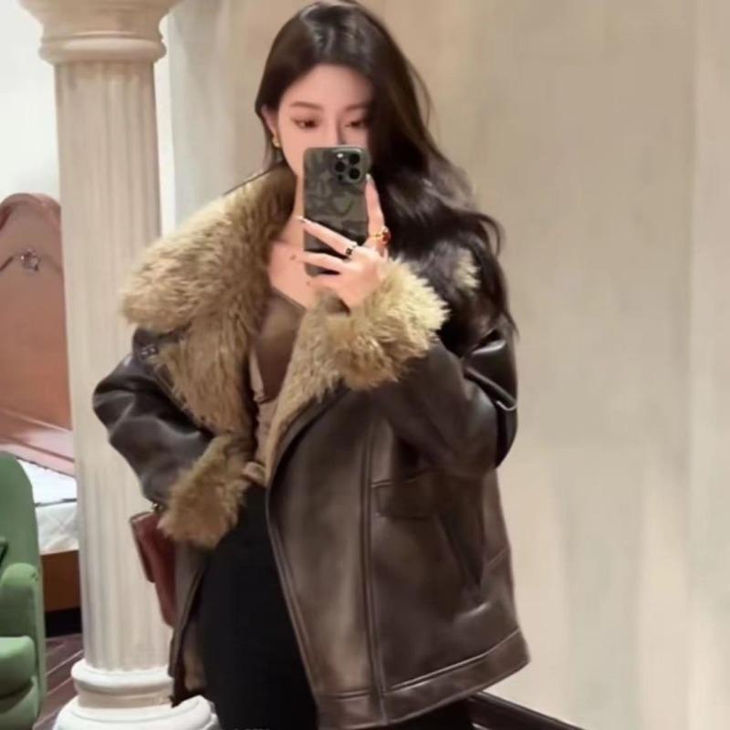 

Премиальная флисовая утолщенная кожаная куртка женская осень и зима новый дизайнерский смысл крутая са мотоциклетная одежда кожаная куртка XL коричневый