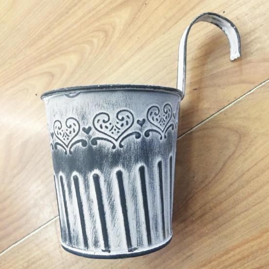 Vintage Iron Art Bucket Dried Flower Plant Pot Container with Hook Balcony Decor