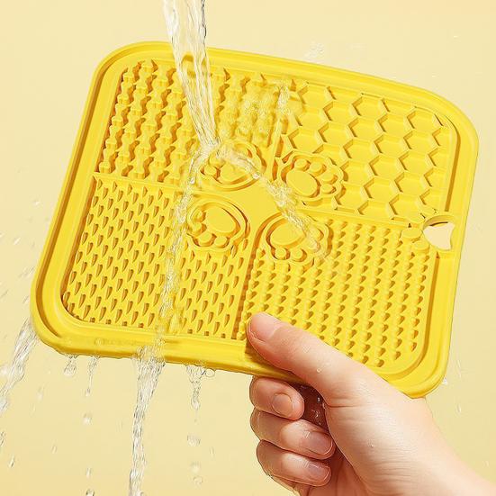 Slow Feeder Lick Mat with Suction Cups Silicone Pet Bowl for Anxiety Relief Digestion BPA-Free Portable Dog Food Puzzle Mat for Wet Food Yogurt Treats