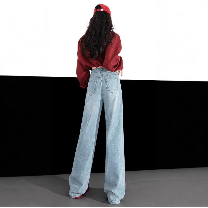 High-Waisted Wide-Leg Jeans for Women: Flattering Spring & Autumn Styles, Ideal for Pear-Shaped Bodies, Light-Colored, Great Drape
