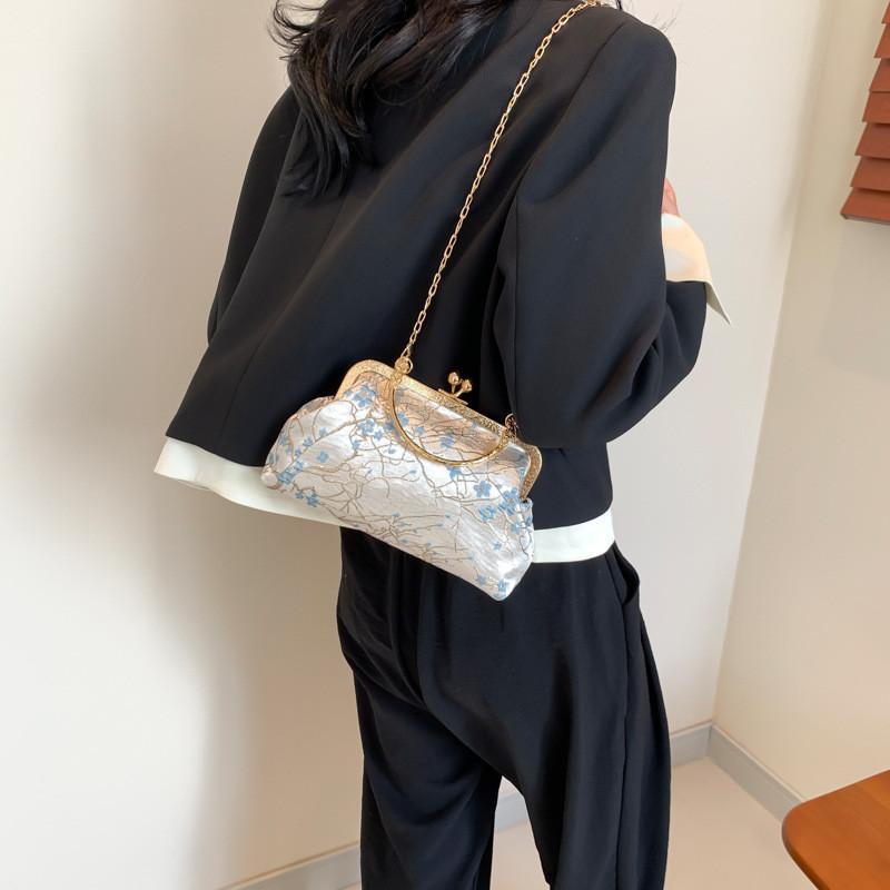 Fashionable Retro Canvas Shoulder Bag Street Style Medium Square Bag Blue Red