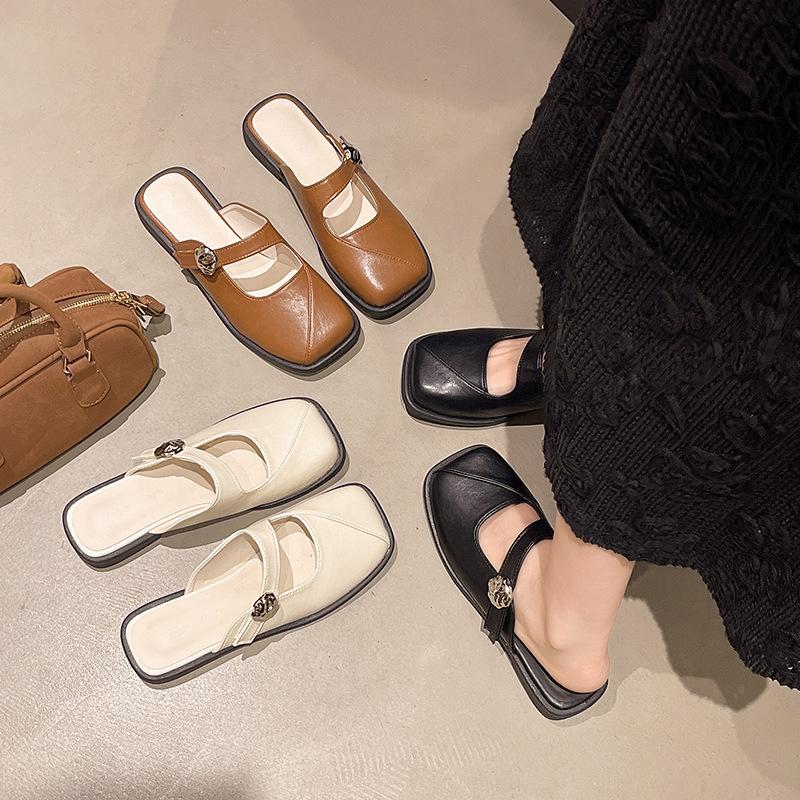 Korean Version of the Outer Wear Flat Bottom Versatile Square Head Cool Slippers Women's 2025 New Spring and Summer Low Heel Retro Lazy Bag Head Half
