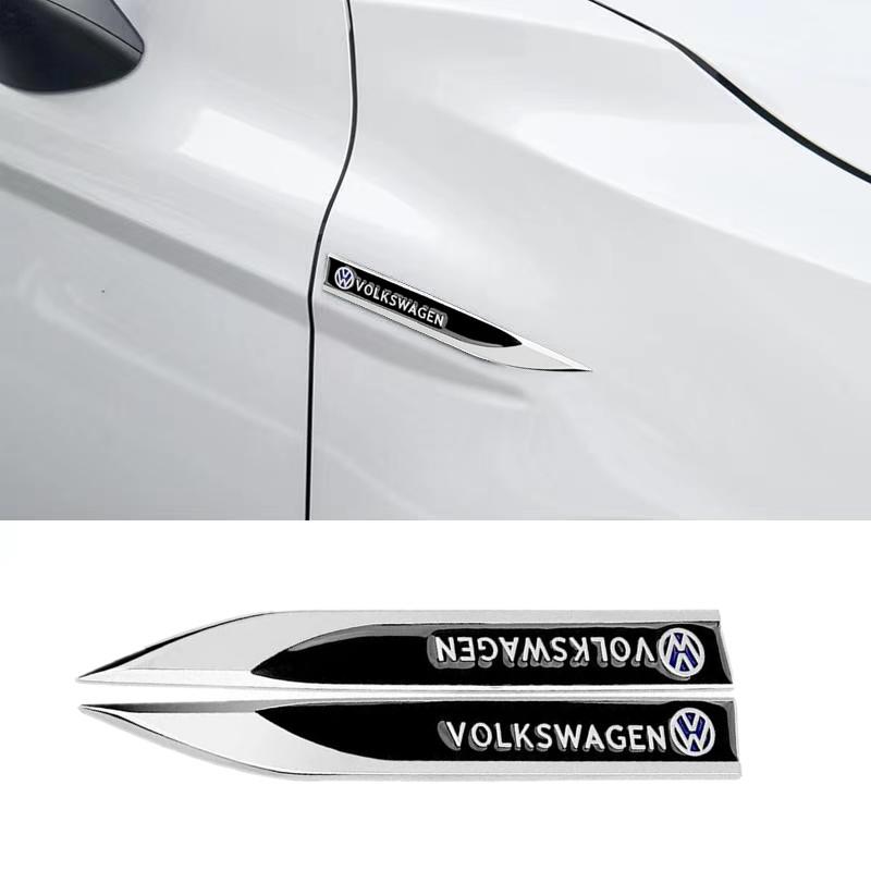 2026 Caldo Per VW VOLKSWAGEN Nuovi 2 Pezzi Adesivi Metallici per Auto Adesivi per Portiera Laterale Carrozzeria Parafango Emblema Coltello Per Volkswagen Golf 5 6 7 Beet