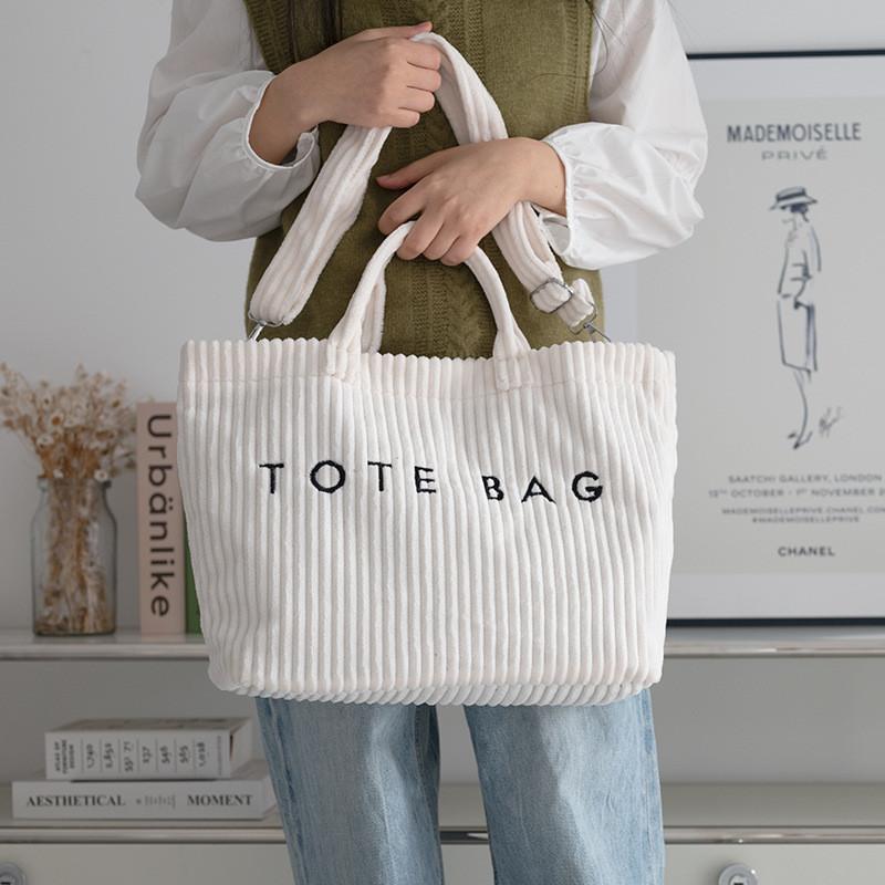 Womens Casual Shoulder Bag Large Capacity With Nylon Lining And Embroidered Details For Travel