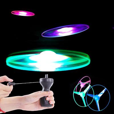 Kinder Leuchtende Frisbee Propeller Spielzeug LED Beleuchtung Zugseil Fliegendes UFO Spielzeug Kreisel Outdoor Spiel Sportspielzeug Geschenk
