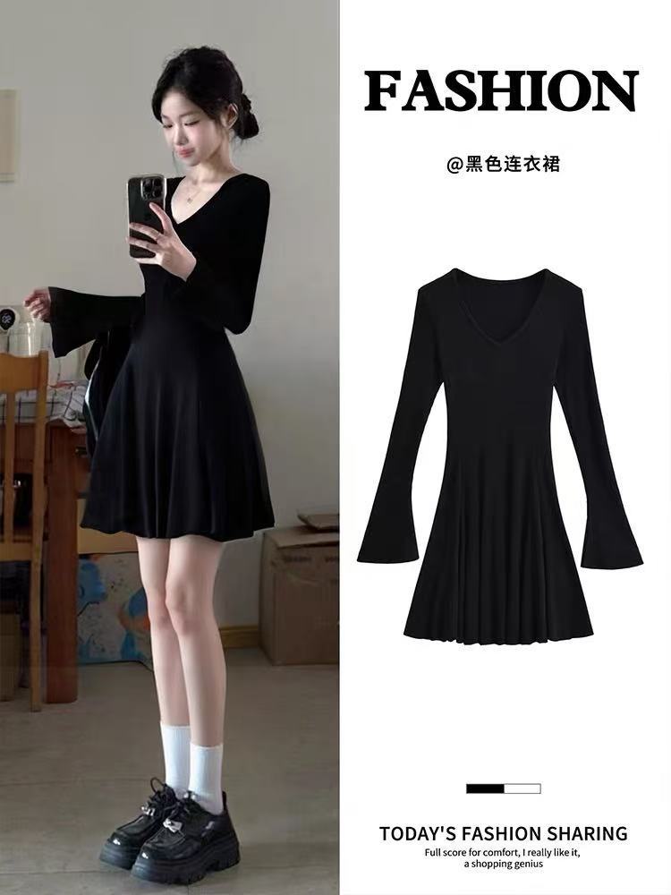 Black Long-sleeved Knitted Dress, Short Female Giant Looks Good, and the Small Man Wears the Skirt In the Early Season.