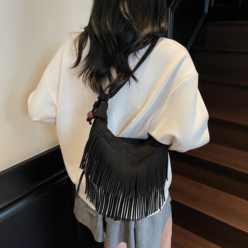 2025 Autumn Fashion Classic Style Faux Suede Tassel Shoulder Bags Solid Zipper Popularity Personality Crossbody Bags for Women