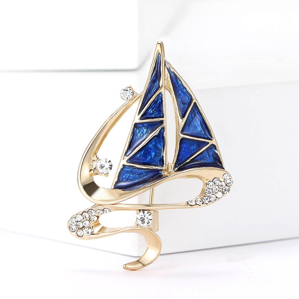Modische Emaille Segelboot Broschen für Damen Strassstein Transport Pins Event Party Neue Geschenke Dekoration Kleidung Accessoires