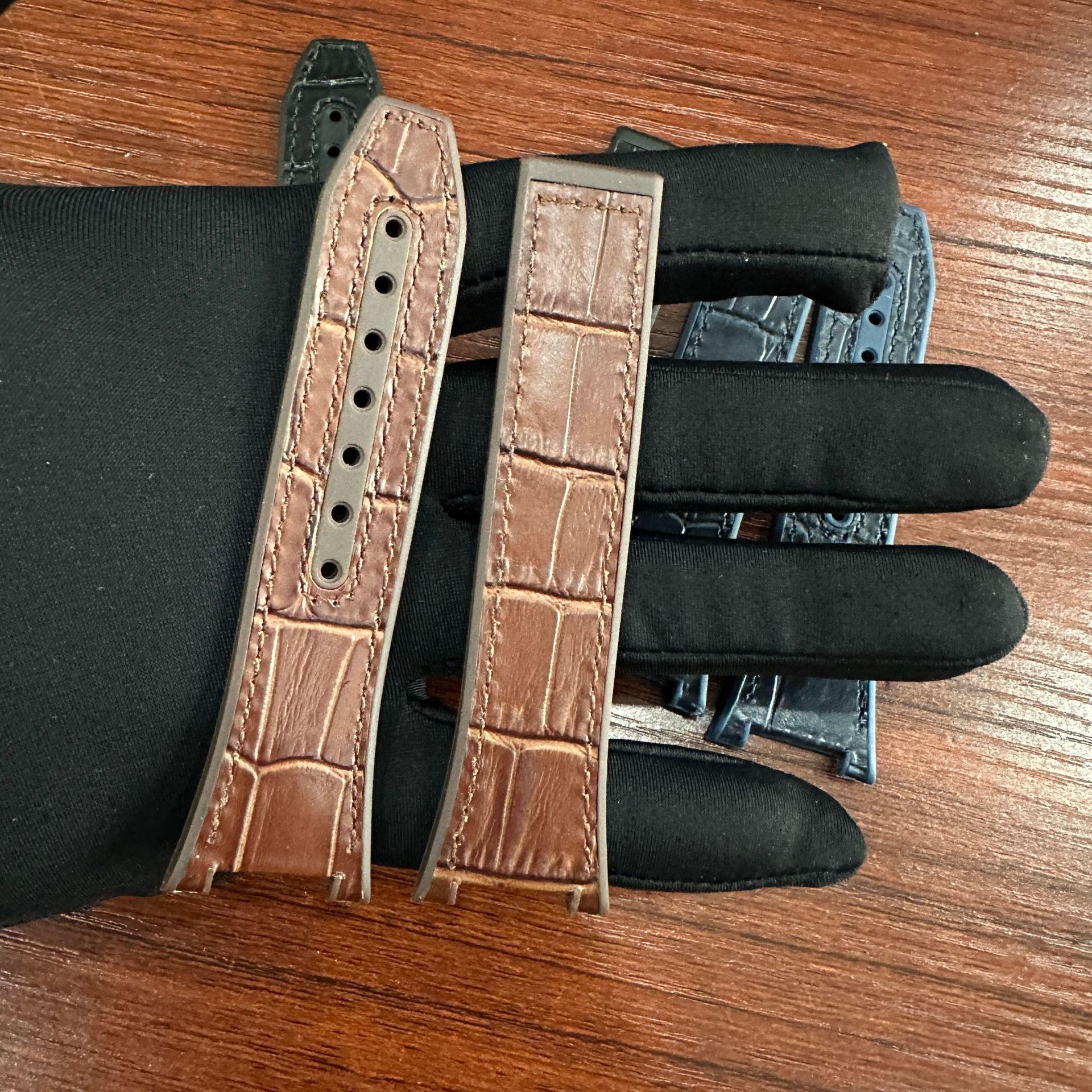 

Rubber watch strap compatible with Omega Constellation Manhattan 5th generation41MMBlack, brown, blue, green with a notch24mm18m 24-14mm