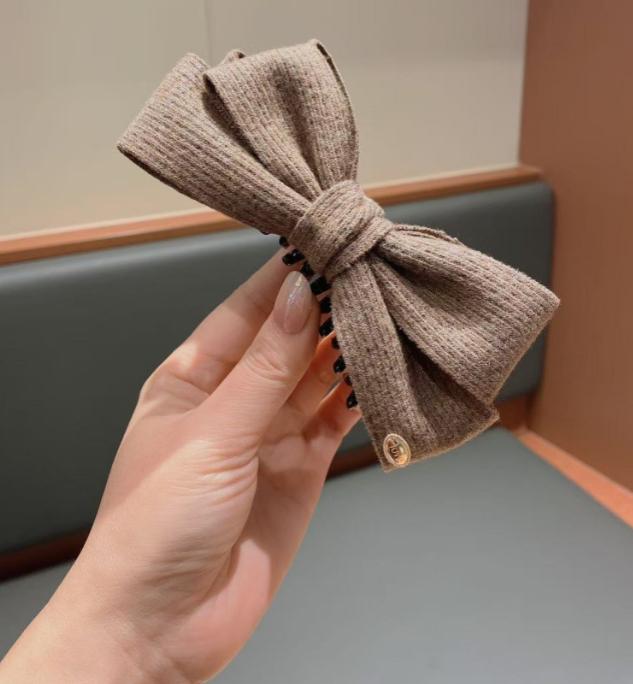 

Korean Style Gold Logo Knit Bow Banana Clip - 2026 New High Ponytail Claw Clip, Twist Hair Clamp for Back of Head, Cute Hair Accessory for Women