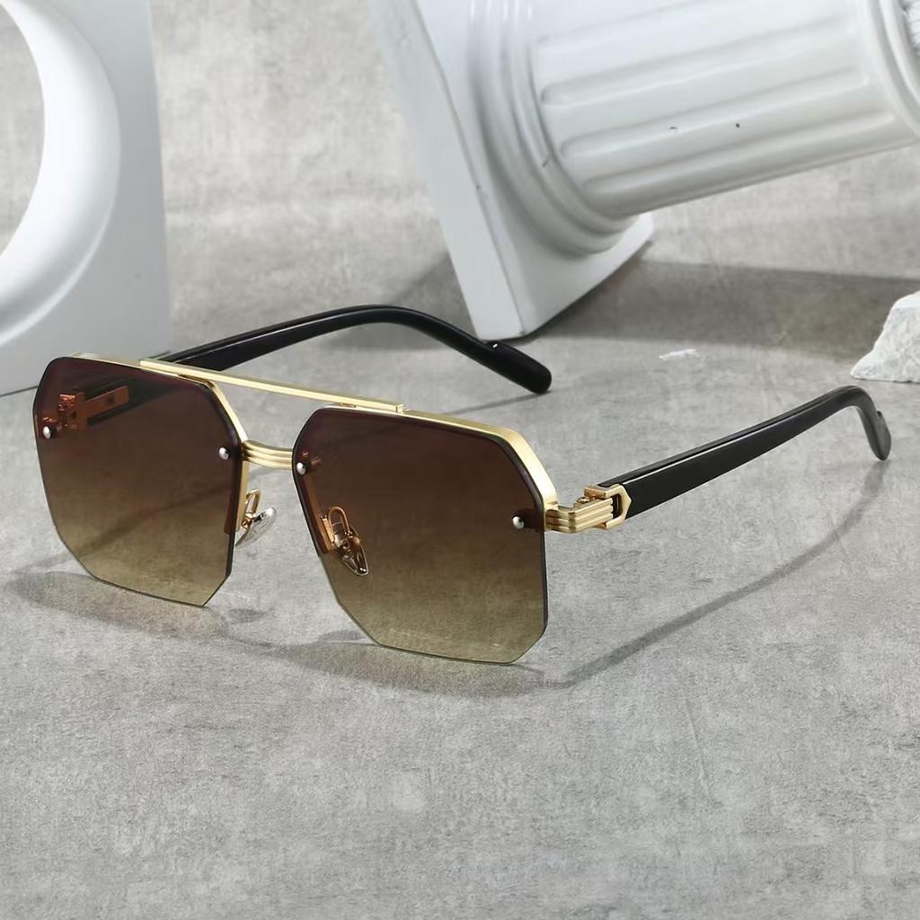 1Pc Metal Square Frame Fashion Decorative Sunglasses Street Shot