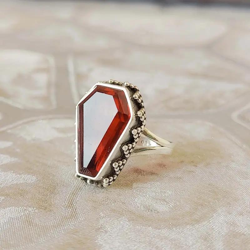 1Pc Retro Imitate Garnet Coffin Shape Y Ring For Women Boho Y Ring Punk Gothic Halloween Party Jewelry Gift For Her
