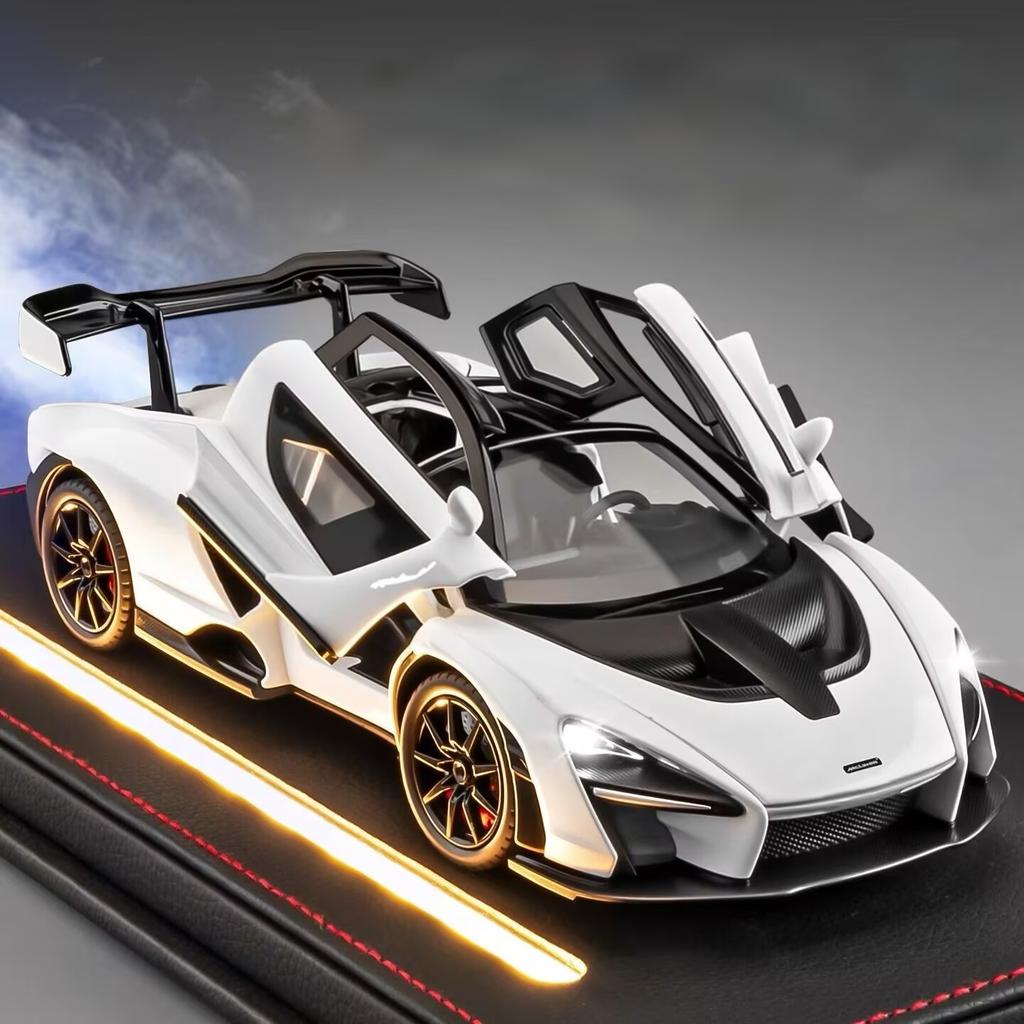 1/24 Toyota Senna Alloy Track Sports Car Model Diecasts Metal Racing Vehicles Car Model Simulation Sound Light with Spray Kids Toy Gift