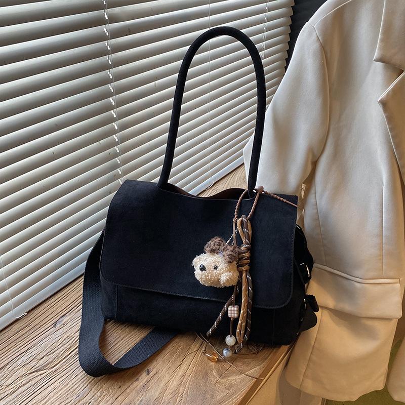 Retro matte large-capacity bag women's 2025 new fashion commuter shoulder messenger bag going out portable tote bag