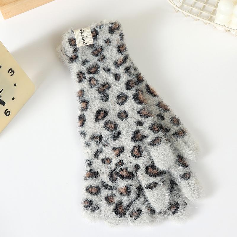 Winter fashion cycling anti-cold dew finger warm gloves can be female leopard print thickened knitted finger wool gloves