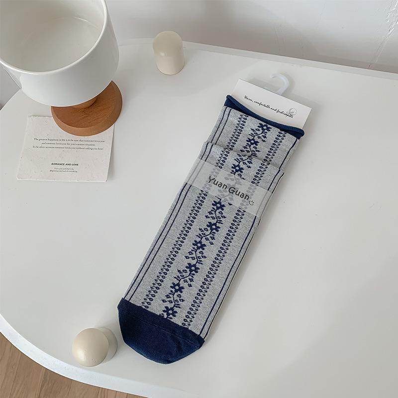 Boneless Retro Flower Design Stacking Socks Girl Korean Versatile Small Leather Shoes Floral Striped Medium Tube Socks Tide