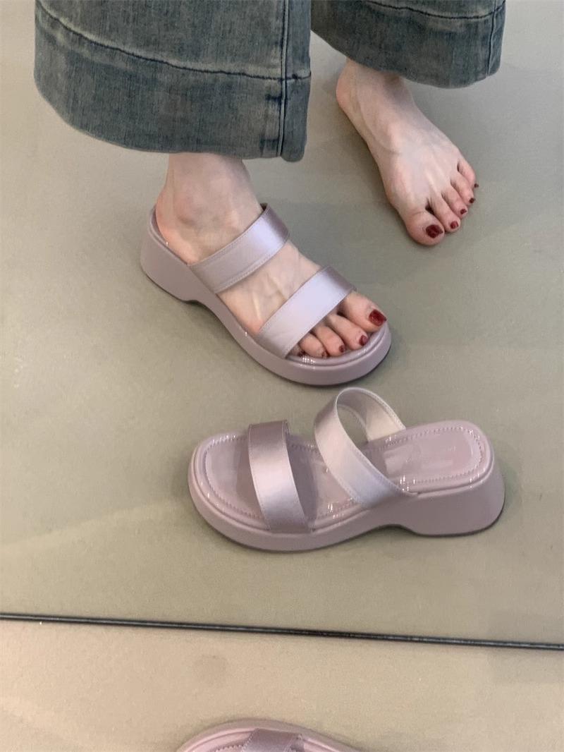 

С юбкой фея стиль атласное слово с толстой подошвой танкетка тапочки женские летние носить французские потрясающие высокий каблук крутые тапочки 40 светло-фиолетовый