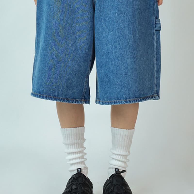 

URBANIA Golji Pleated Mid-Calf Socks DDA0063 white