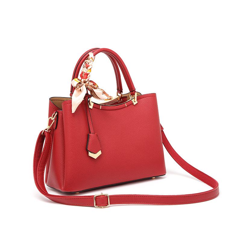 2024 Autumn/Winter New Niche Handbag Fashionable Large Capacity Commuting Bridal Wedding Bag Single Shoulder Crossbody Tote Bag