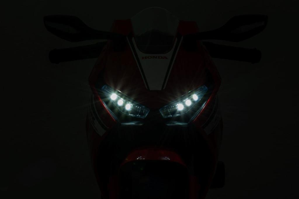 Honda CBR 1000RR Battery Powered Ride-on Toy 12V Light Sound White