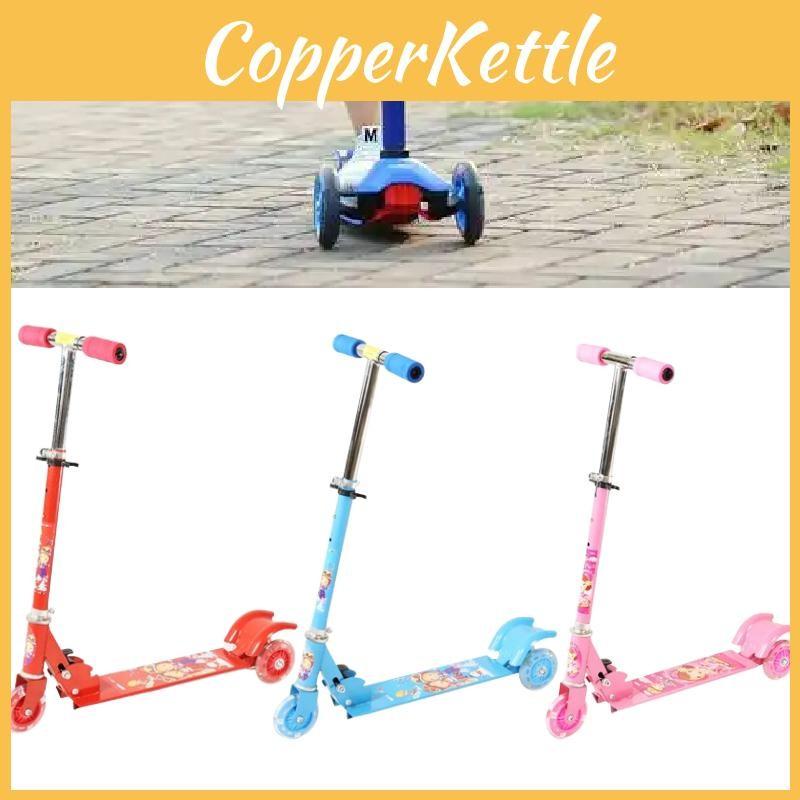 Kids Iron Three Wheel Scooter With Flashing Illumination And Compact Folding