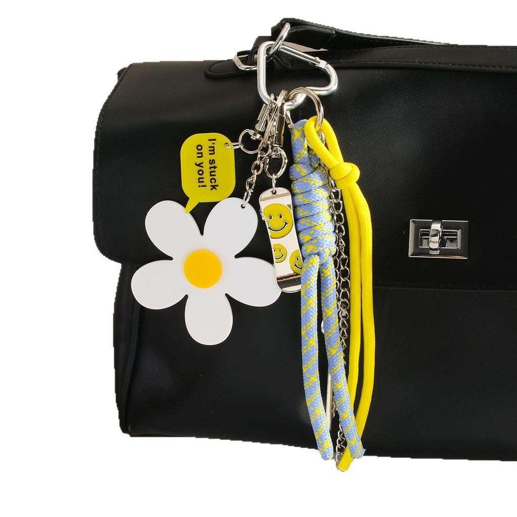 Small Daisy Flower Keychain With Letter Pendant For Bag Decor