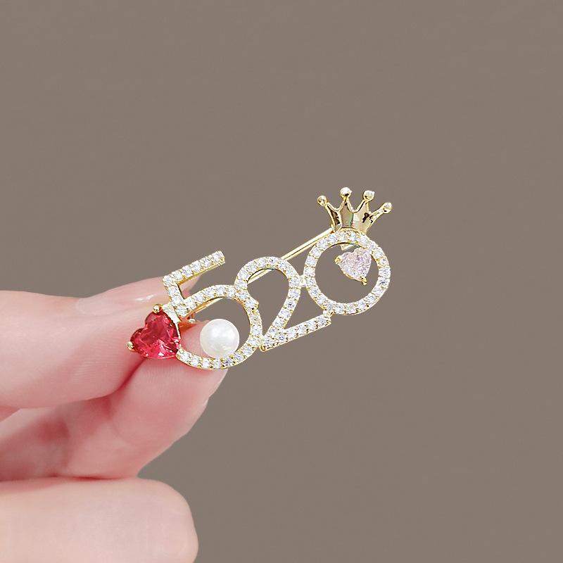

Brooch Pin Female Xia Delicate Ladies Brooch Couple Clothes Japanese and Korean Premium Rhinestone Love Collar