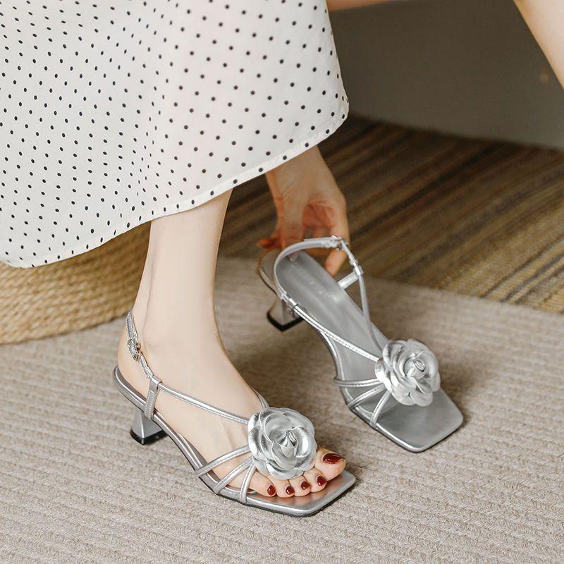 

High-heeled sandals women s 2025 new summer design sense women s comfort not tired feet flower new Chinese cheongsam shoes 40 серебряный