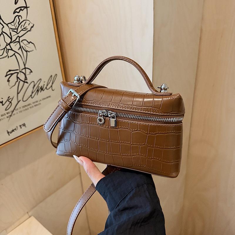 High-end niche bag women's autumn and winter new fashion shoulder messenger bag portable small square bag