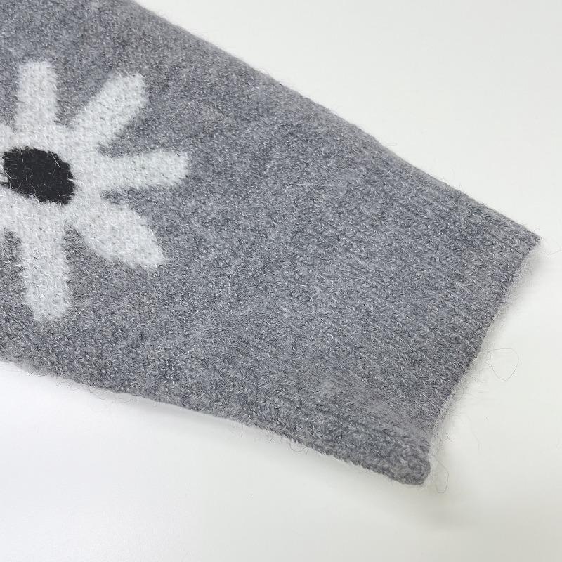 Women's Autumn and Winter Fashion Versatile French Round Neck Long Sleeve Pullover Daisy Jacquard Gray Knit Sweater