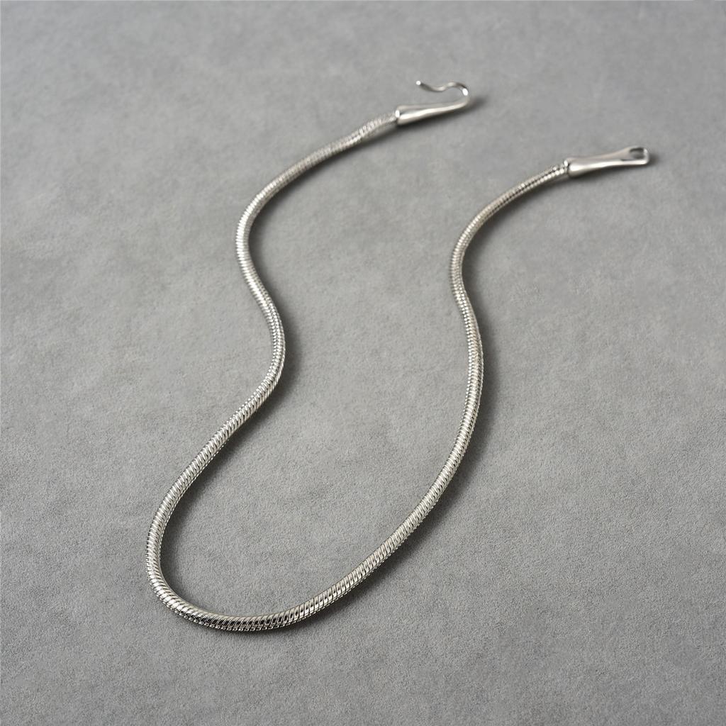 Simple Personality Unique Snake Bone Chain Copper Plated 18K Real Gold Collarbone Chain Niche Design Temperament Versatile Necklace