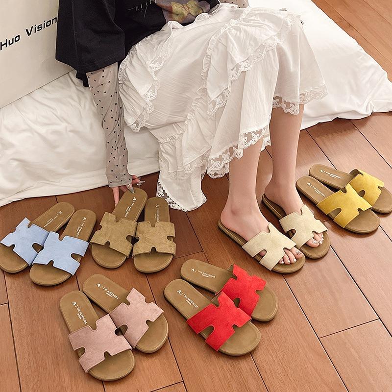 Slippers Women's Summer Wear New High-end Soft Flat-bottomed Beach Sandals Fashion One-word Sandals