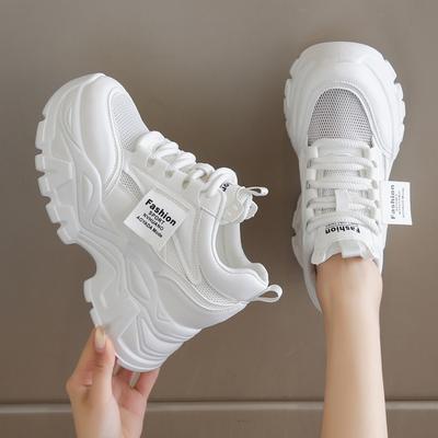 Kadınlar için Beyaz Kalın Platform Spor Ayakkabılar Moda File Nefes Alabilir Spor Ayakkabı Kadın Konfor Kalın Taban Kaymaz Koşu Ayakkabısı