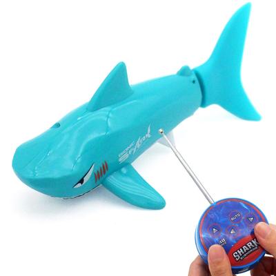Tipmant Tubarão RC Fofo Mini Peixe de Rádio Controle Barco Submersível Elétrico Brinquedo Animal Piscina Aquário Presente de Aniversário para Crianças (Azul)