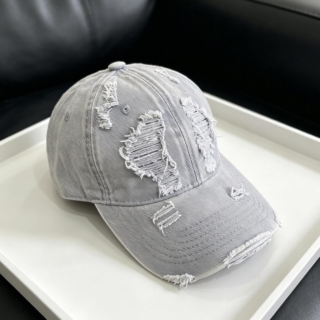 American-style washed denim baseball cap with distressed details, suitable for women, with a large head circumference, and a trendy design