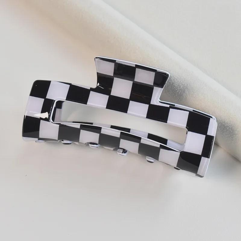 Chic Checkered Hair Clip: Sweet, Textured, Medium Shark Style