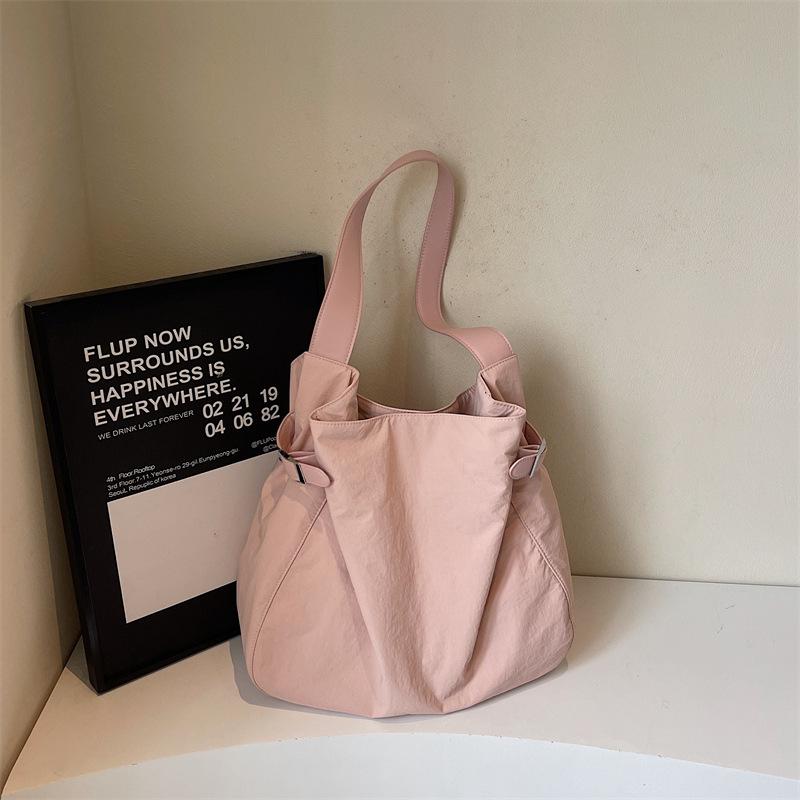 Simple Style, Niche Fashion, Large Capacity Casual Women's Bags, Foreign Style, Personalized Commuting Women's Messenger Tote Bag Tide
