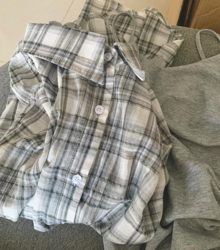 Women's Retro Plaid Long-Sleeved Japanese Sunscreen Shirt for Spring and Autumn