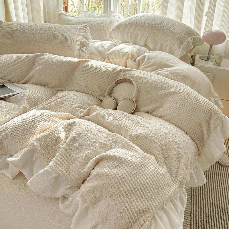 Class A Winter-Ready Milk Velvet Lace 4-Piece Set: Soft, Double-Sided Coral Fleece in Cream Style