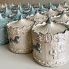 Drewniana forma do słoików w kształcie konika, okrągła forma do świec gipsowych, forma silikonowa, forma ceramiczna do gipsu i cementu.