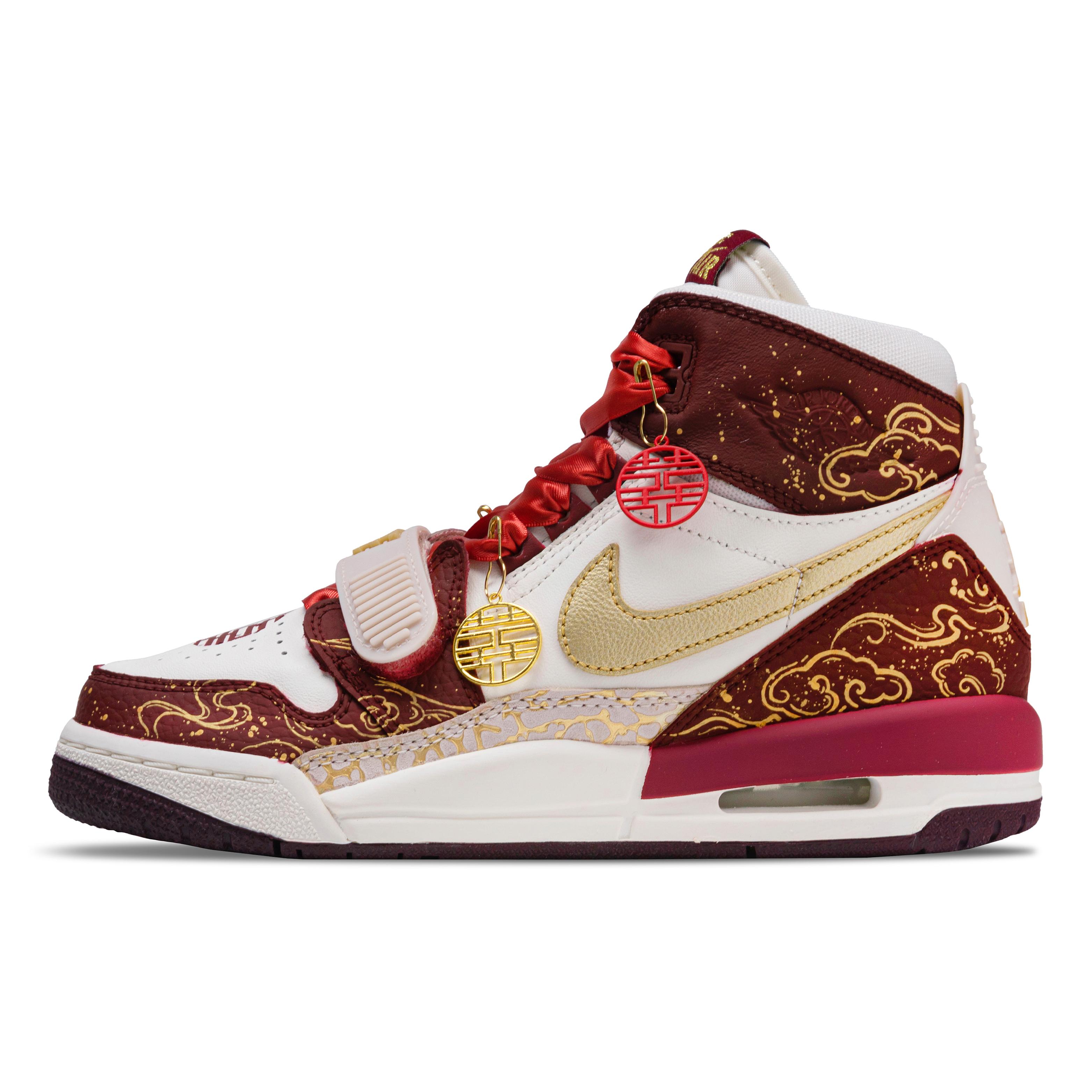 

Jordan Legacy 312 Love Meets Its Time Abrasion Resistant Abrasion Resistant High top Basketball Shoes Women s Gold Red IB4914-161(Team691-) 36