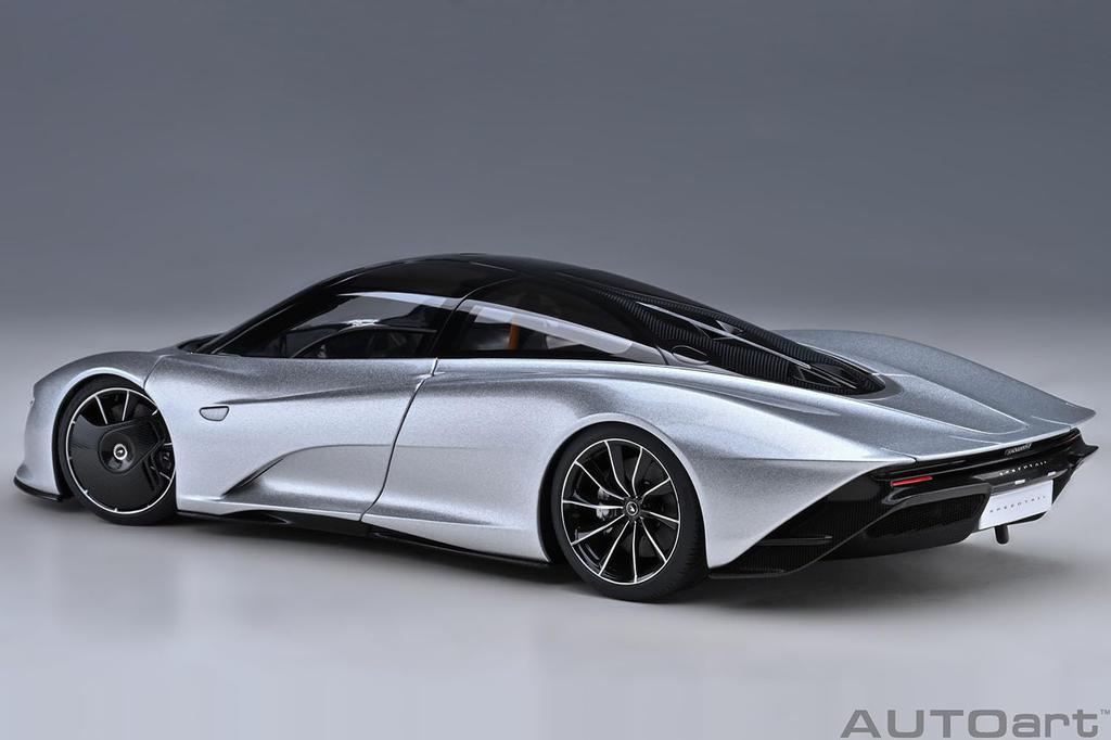 AUTOart Maßstab McLaren Speedtail Metallic Silber Fertigprodukt 1/18