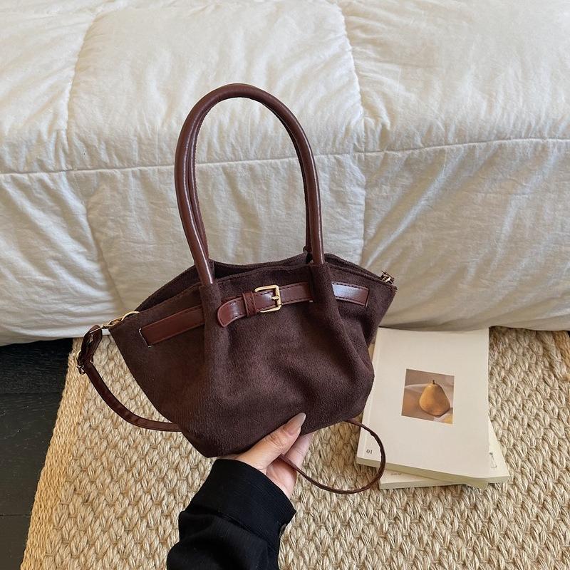 A Trendy and Fashionable Commuting, Simple and Casual, High-end Quality Single-shoulder Hand-carry Crossbody Bag