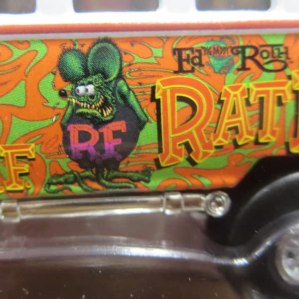 Johnny Lightning 164 Rat Fink 1965 VW Samba Bus Zinger - SUPERCON Exclusive - Rat Fink Miniature Car
