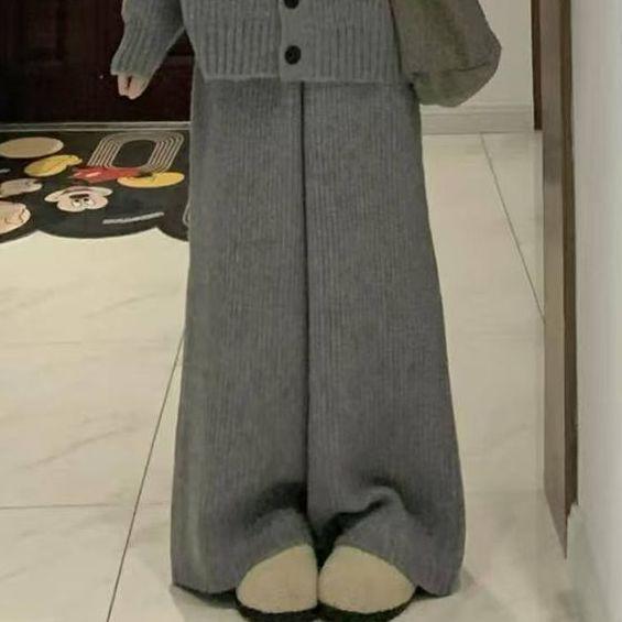 

Women s Korean-Style Casual Set: Stand Collar Cotton Vest, Gray Lapel Sweater, and Pants. S