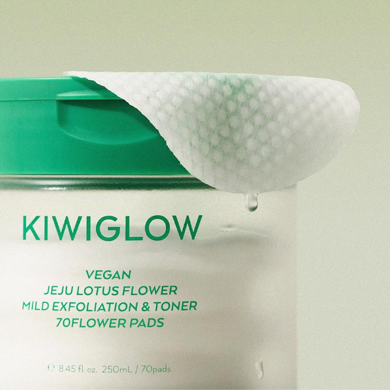 KIWIGLOW Veganische Jeju Lotusblüten Milde Exfoliation & Toner 70 Blütenpads 250ml 70 Stück