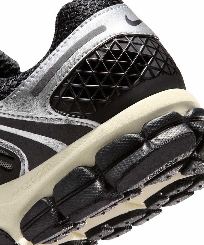 Nike Zoom Vomero 5 M - Black:Metallic Silver:Coconut Milk:Chrome / Im3486-003