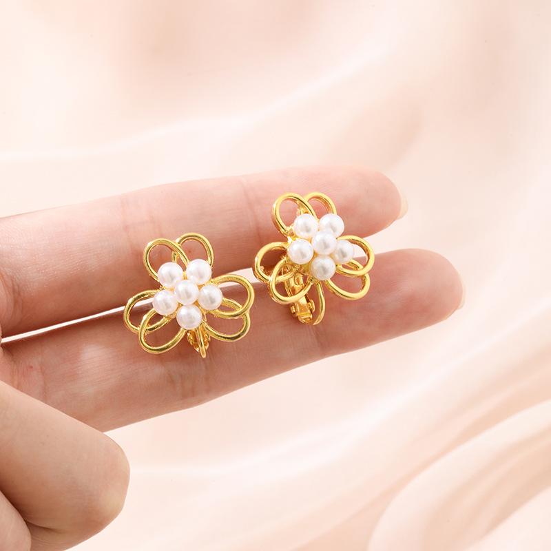 Korean Version of Simple Geometric Pearl Flower Stud Earrings Internet Celebrities Exquisite Commuter Earrings Earrings