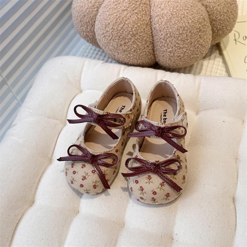 Baby girl princess shoes soft sole autumn new baby small leather shoes floral 1-2 year old female treasure shoes fashion